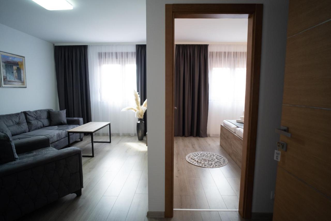 Apartments And Rooms Smile Mostar Exterior foto